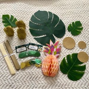 Tropical party decorations 🌴